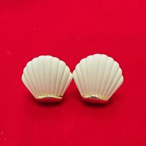 Vintage Signed Napier White and gold Plastic Shell Clip-on Earrings